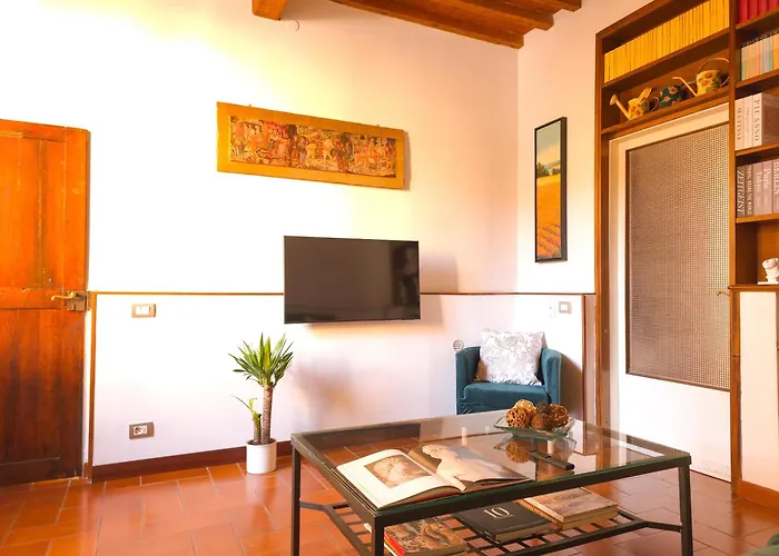 La Fonderia Charme Oltrarno - Apartment With Private Patio
